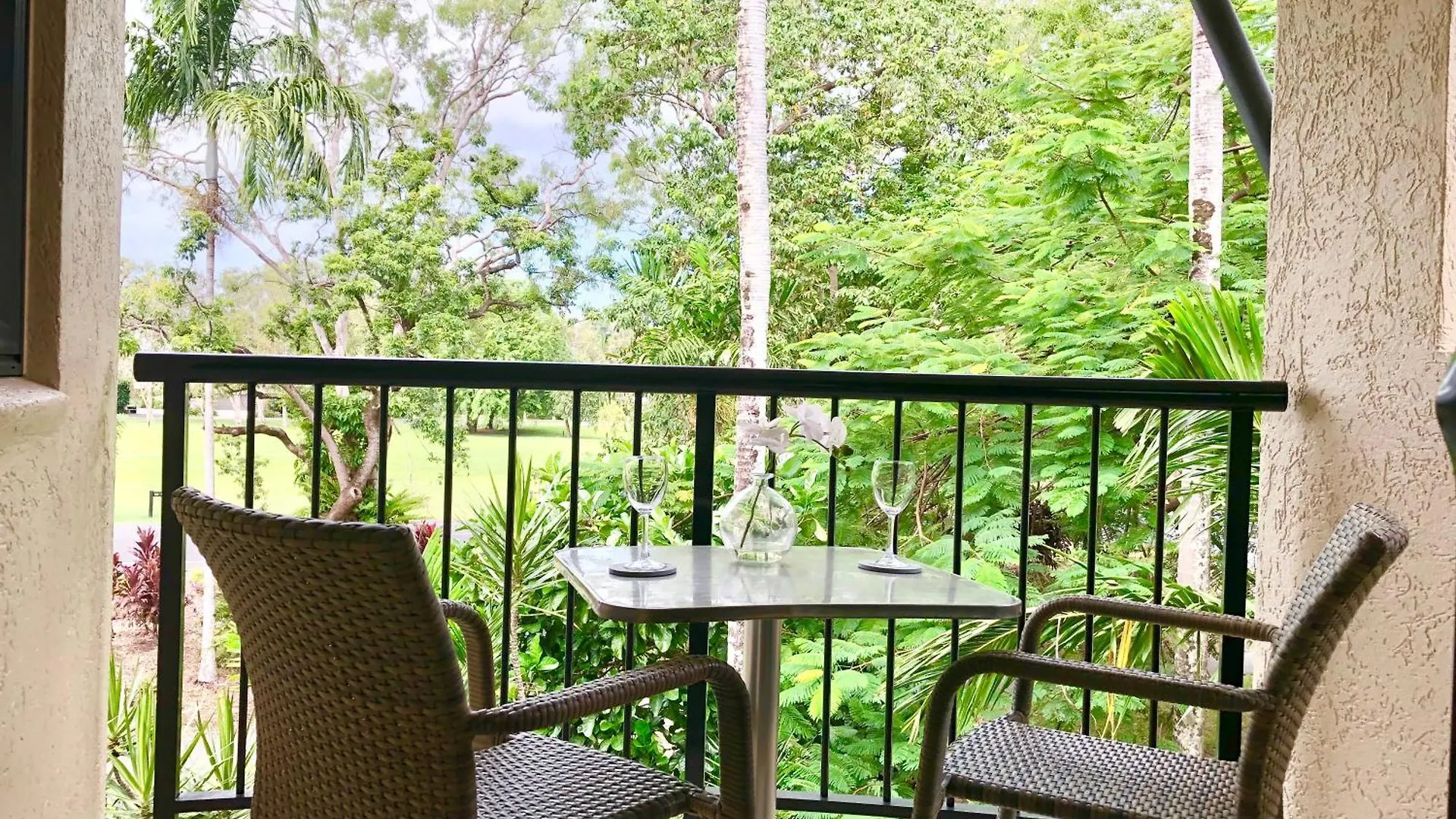 Park View Studio Apartment At Bay Villas Port Douglas